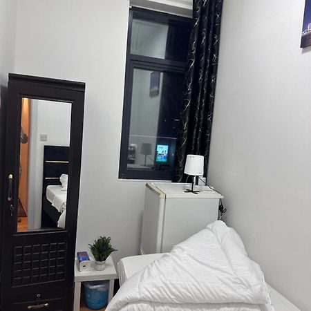 Four Stars Hostel Dubai Dış mekan fotoğraf