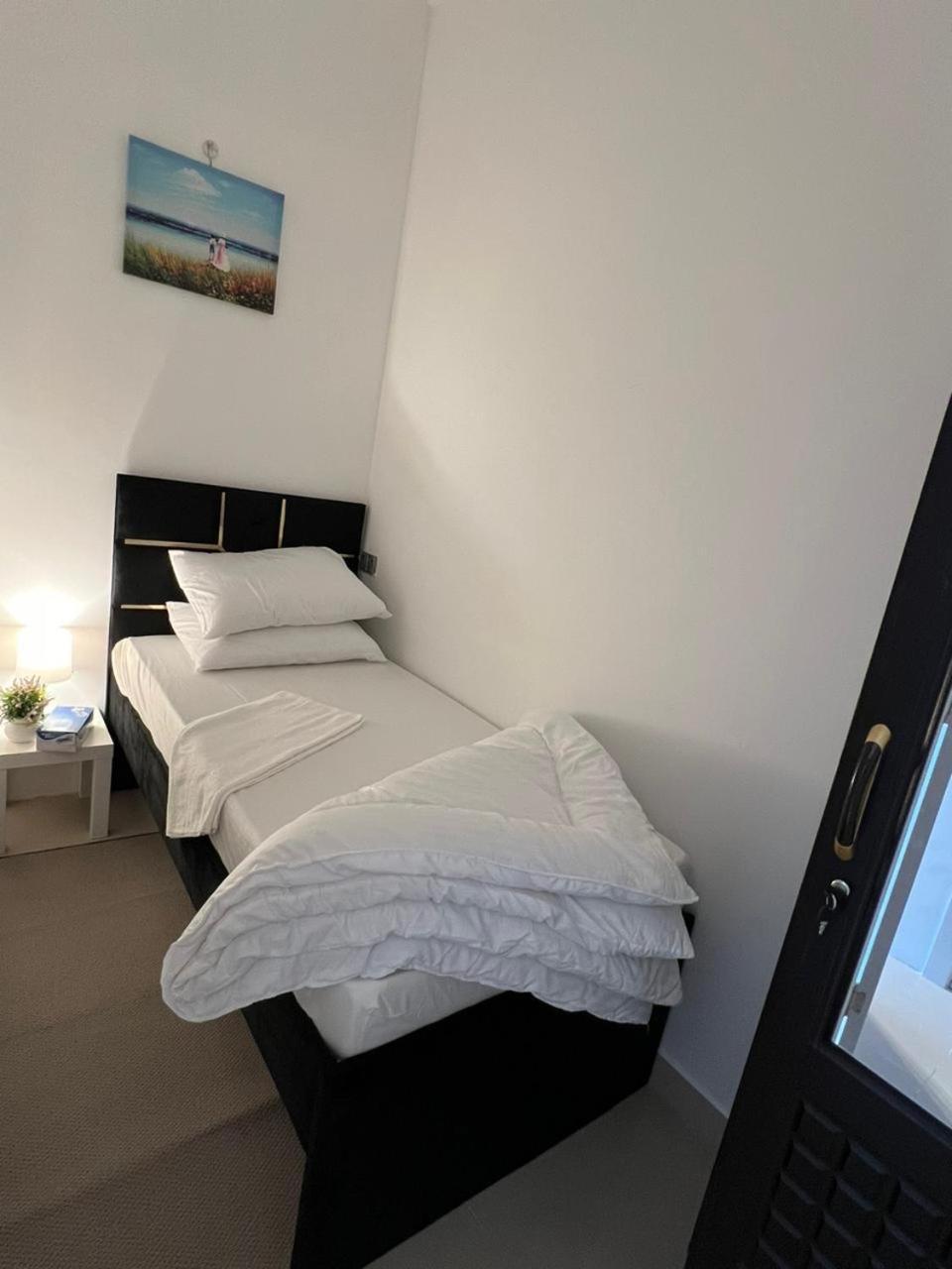 Four Stars Hostel Dubai Dış mekan fotoğraf