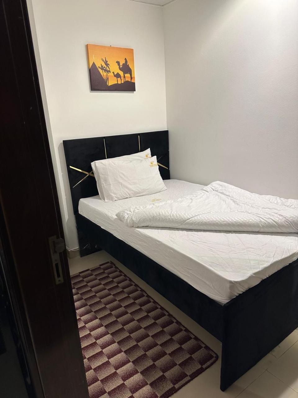 Four Stars Hostel Dubai Dış mekan fotoğraf