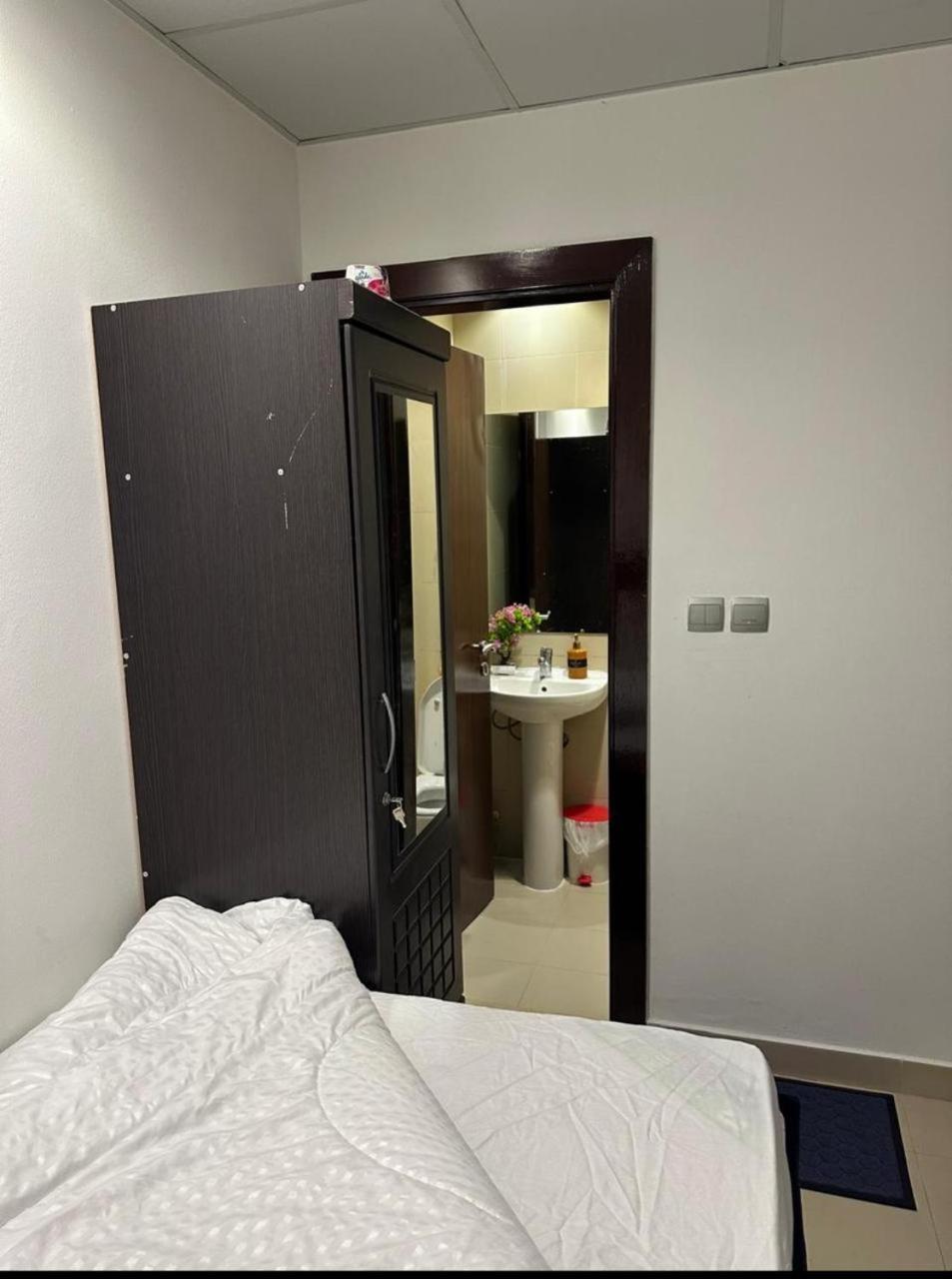 Four Stars Hostel Dubai Dış mekan fotoğraf