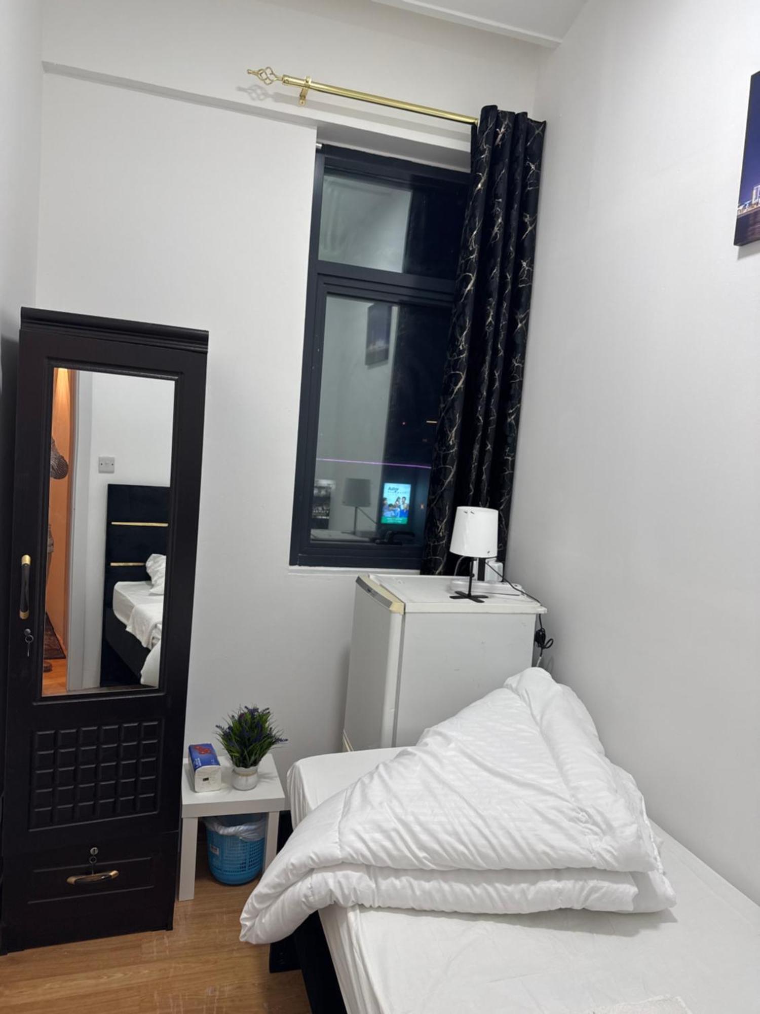 Four Stars Hostel Dubai Dış mekan fotoğraf